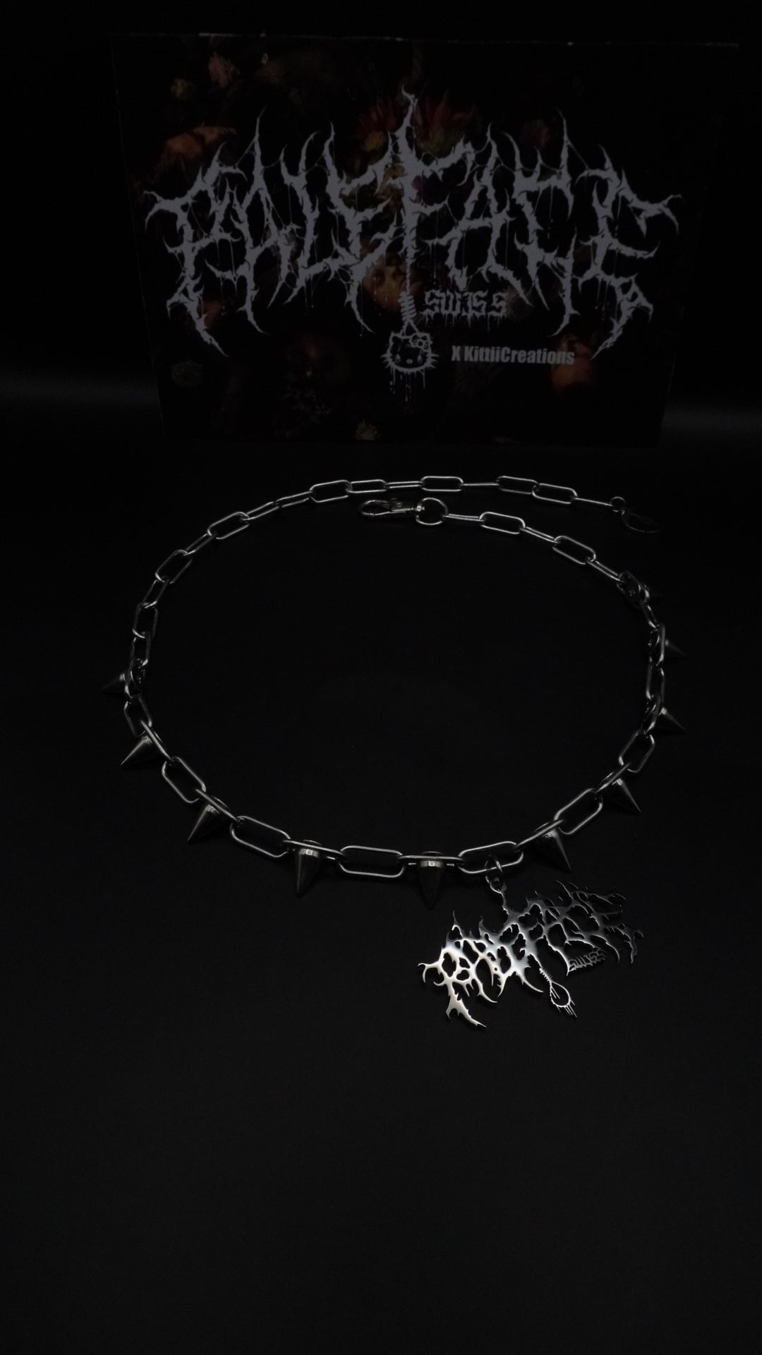 Logo Pendant Chain