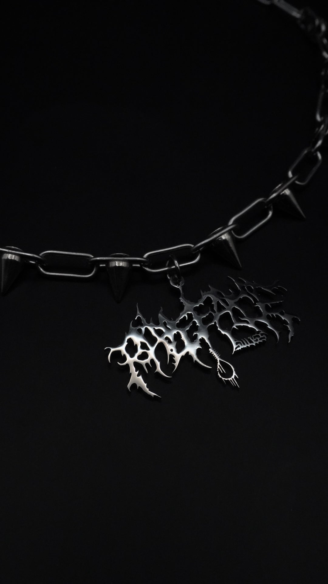 Logo Pendant Chain